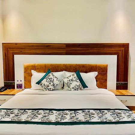 Hotel White House 350 Mtr From Golden Temple Amritsar Ngoại thất bức ảnh