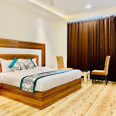 Hotel White House 350 Mtr From Golden Temple Amritsar Ngoại thất bức ảnh
