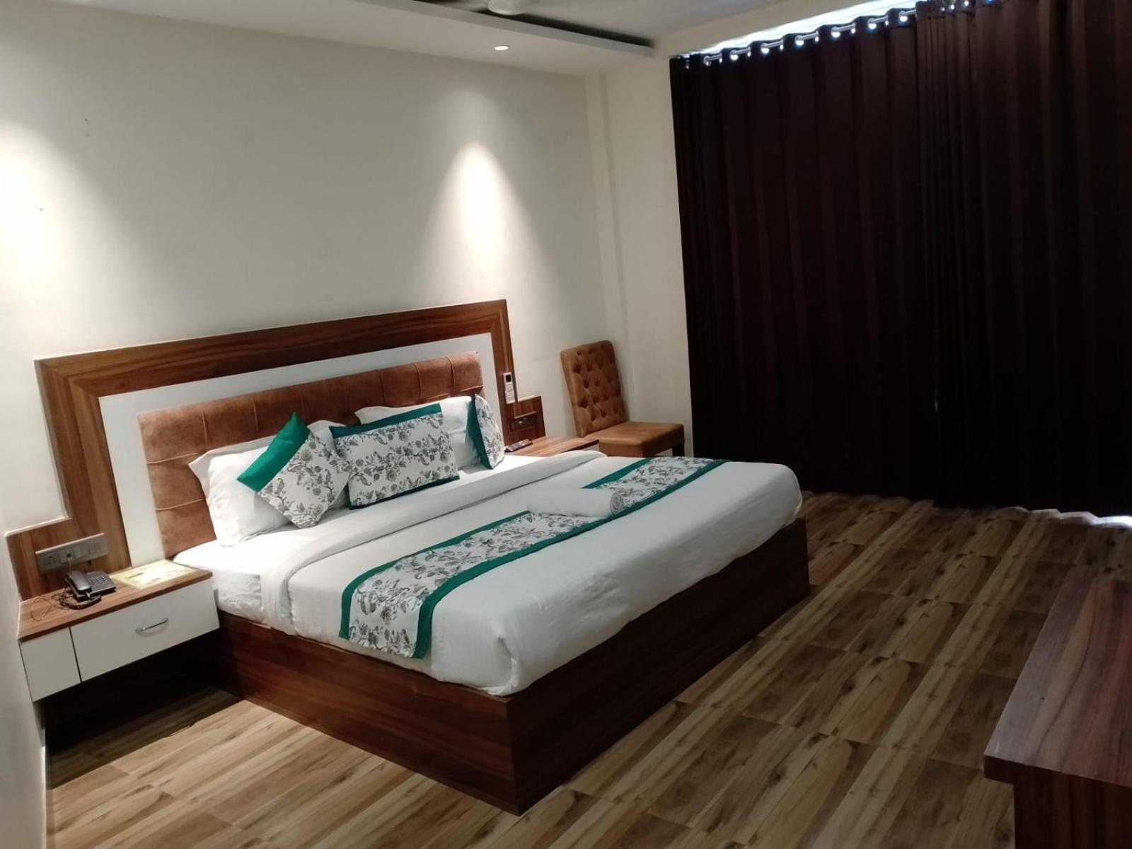 Hotel White House 350 Mtr From Golden Temple Amritsar Ngoại thất bức ảnh