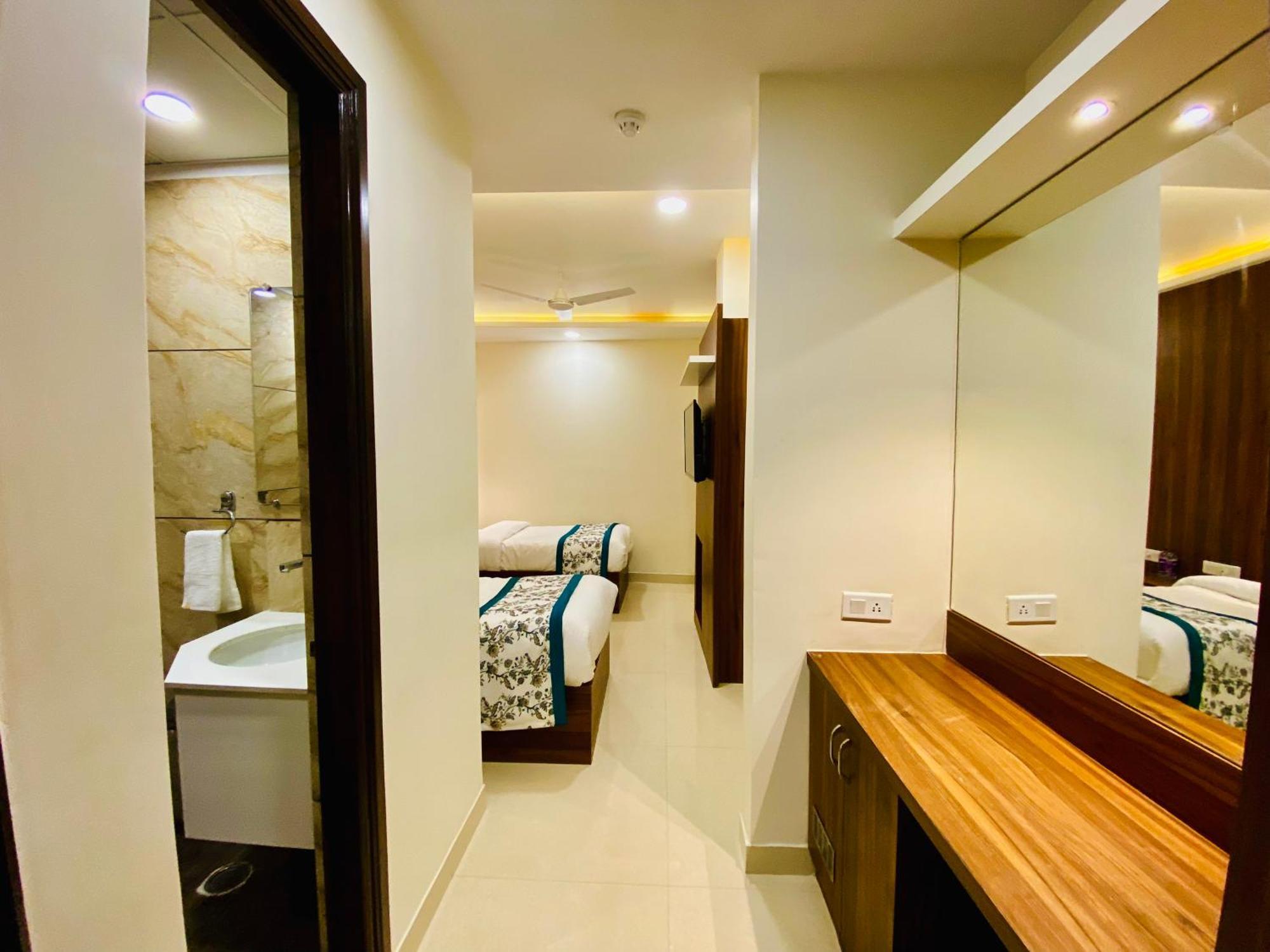 Hotel White House 350 Mtr From Golden Temple Amritsar Ngoại thất bức ảnh