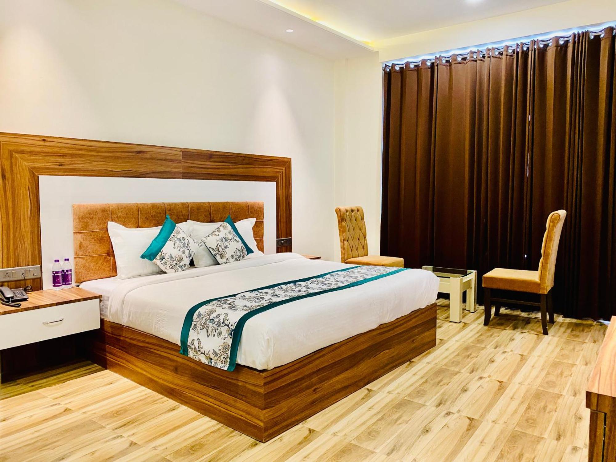 Hotel White House 350 Mtr From Golden Temple Amritsar Ngoại thất bức ảnh