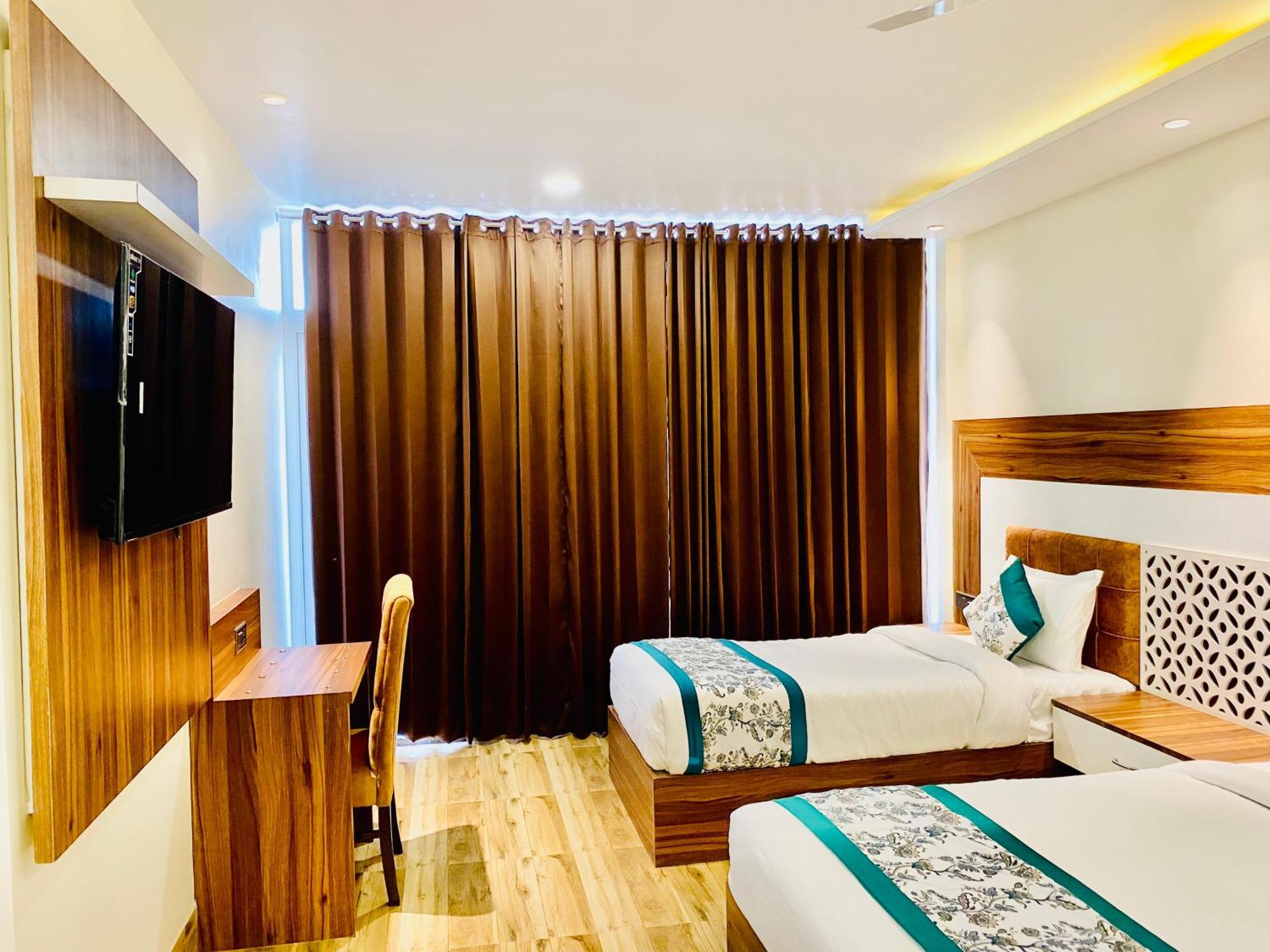 Hotel White House 350 Mtr From Golden Temple Amritsar Ngoại thất bức ảnh