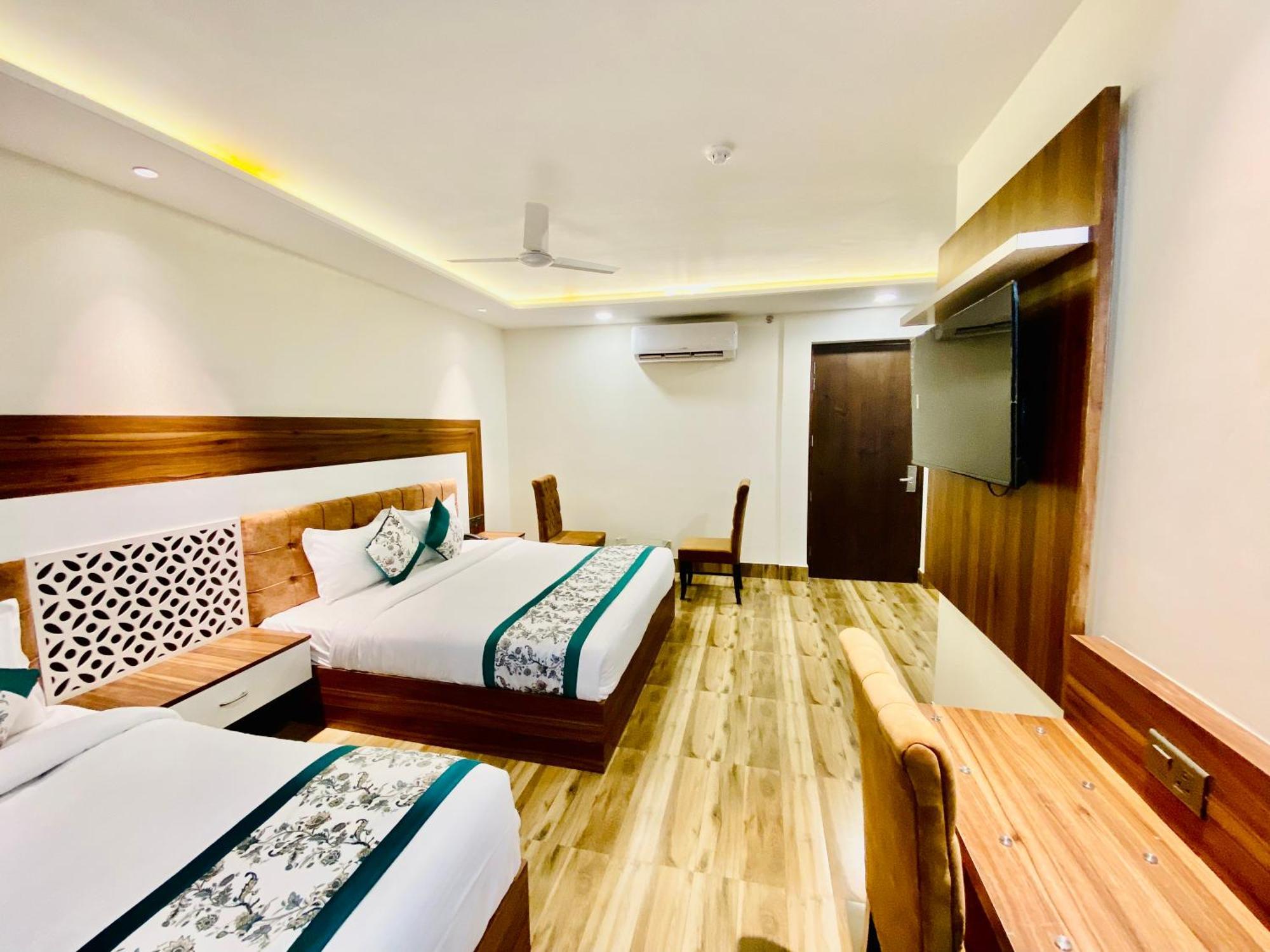 Hotel White House 350 Mtr From Golden Temple Amritsar Ngoại thất bức ảnh