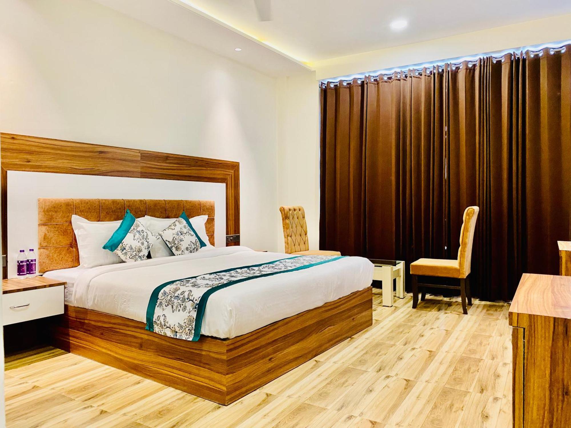 Hotel White House 350 Mtr From Golden Temple Amritsar Ngoại thất bức ảnh