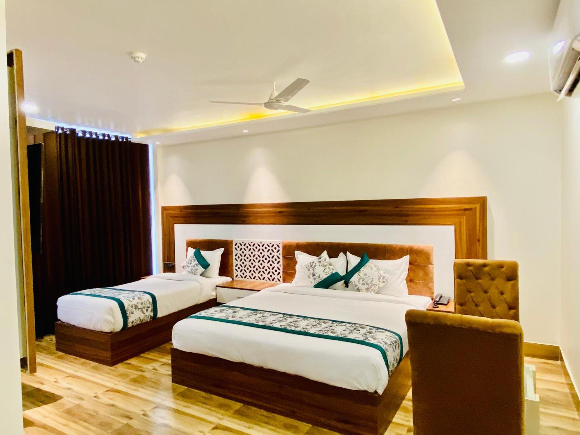 Hotel White House 350 Mtr From Golden Temple Amritsar Ngoại thất bức ảnh