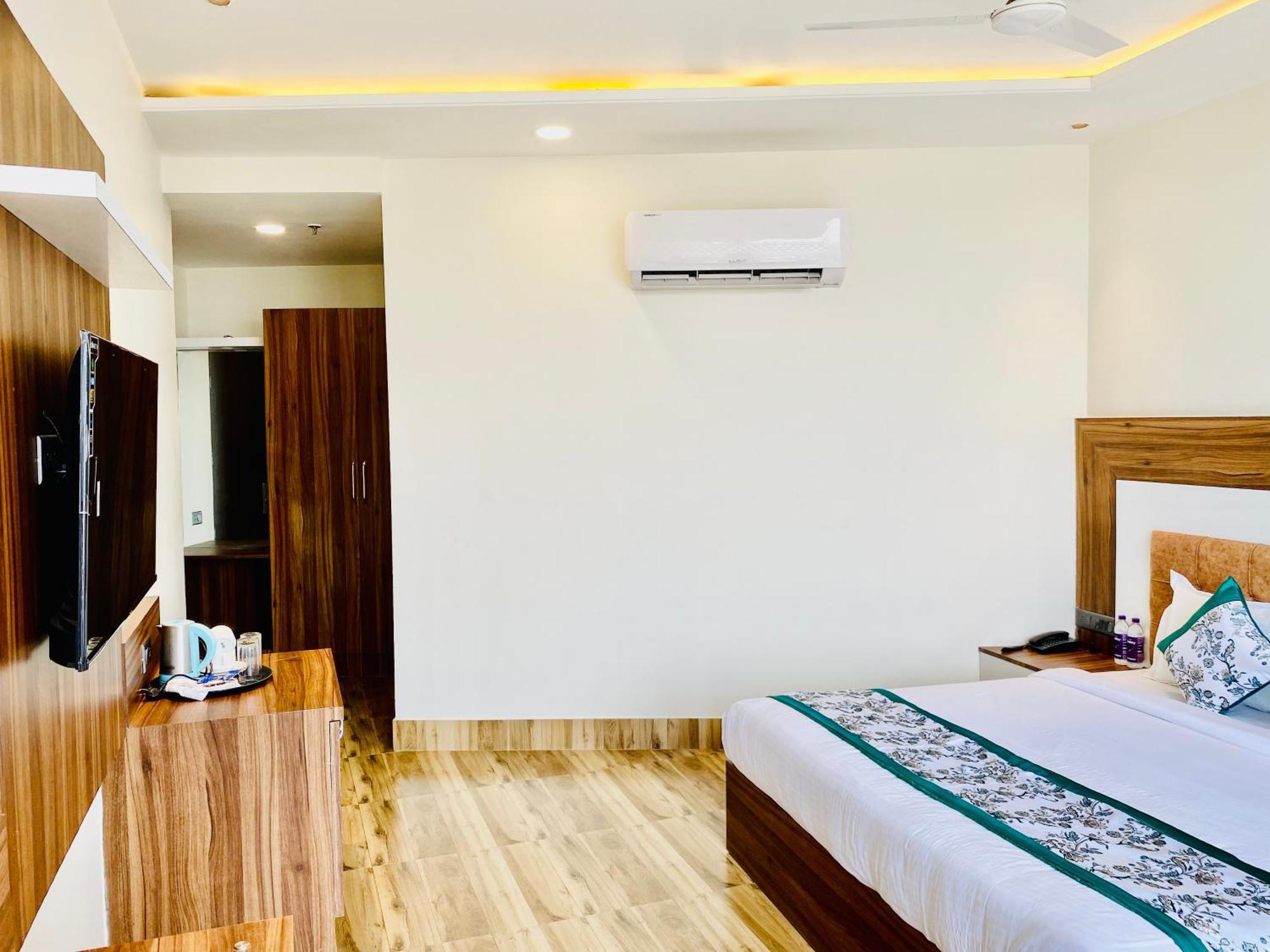 Hotel White House 350 Mtr From Golden Temple Amritsar Ngoại thất bức ảnh