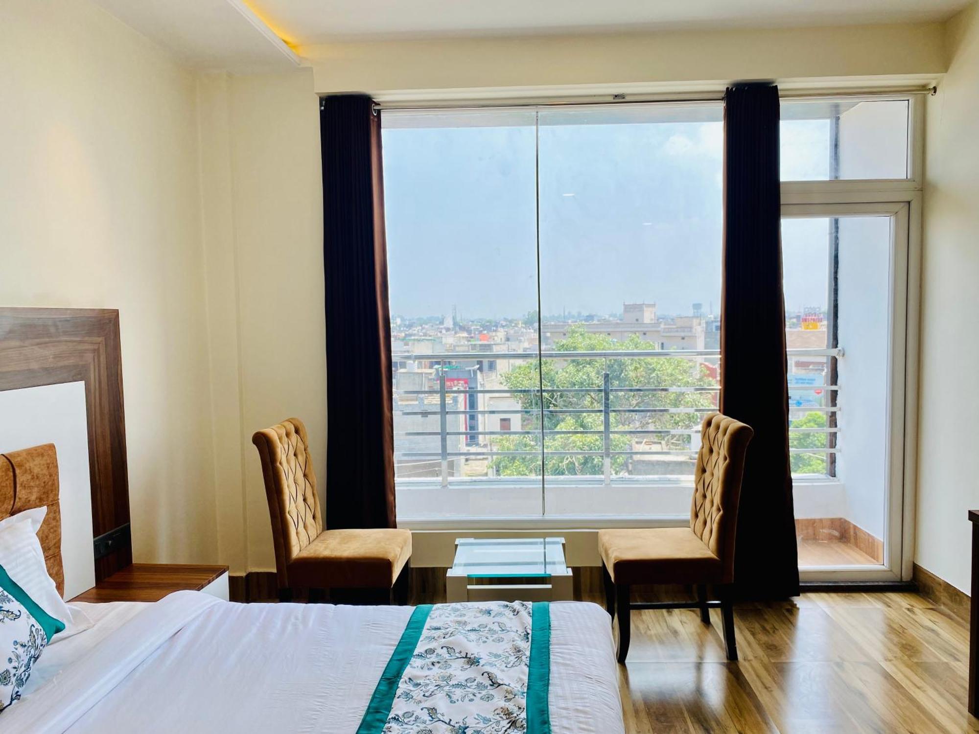 Hotel White House 350 Mtr From Golden Temple Amritsar Ngoại thất bức ảnh