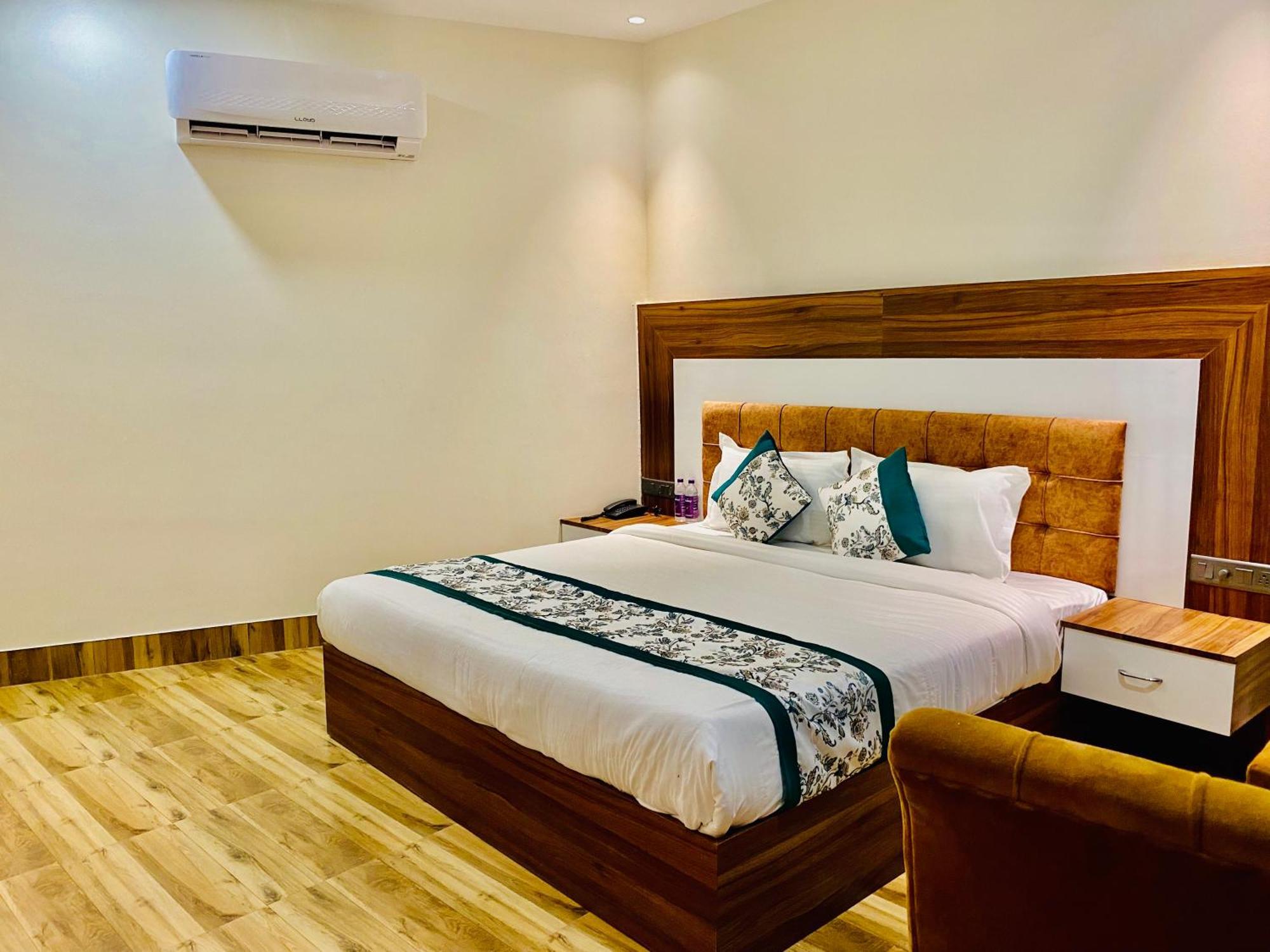 Hotel White House 350 Mtr From Golden Temple Amritsar Ngoại thất bức ảnh