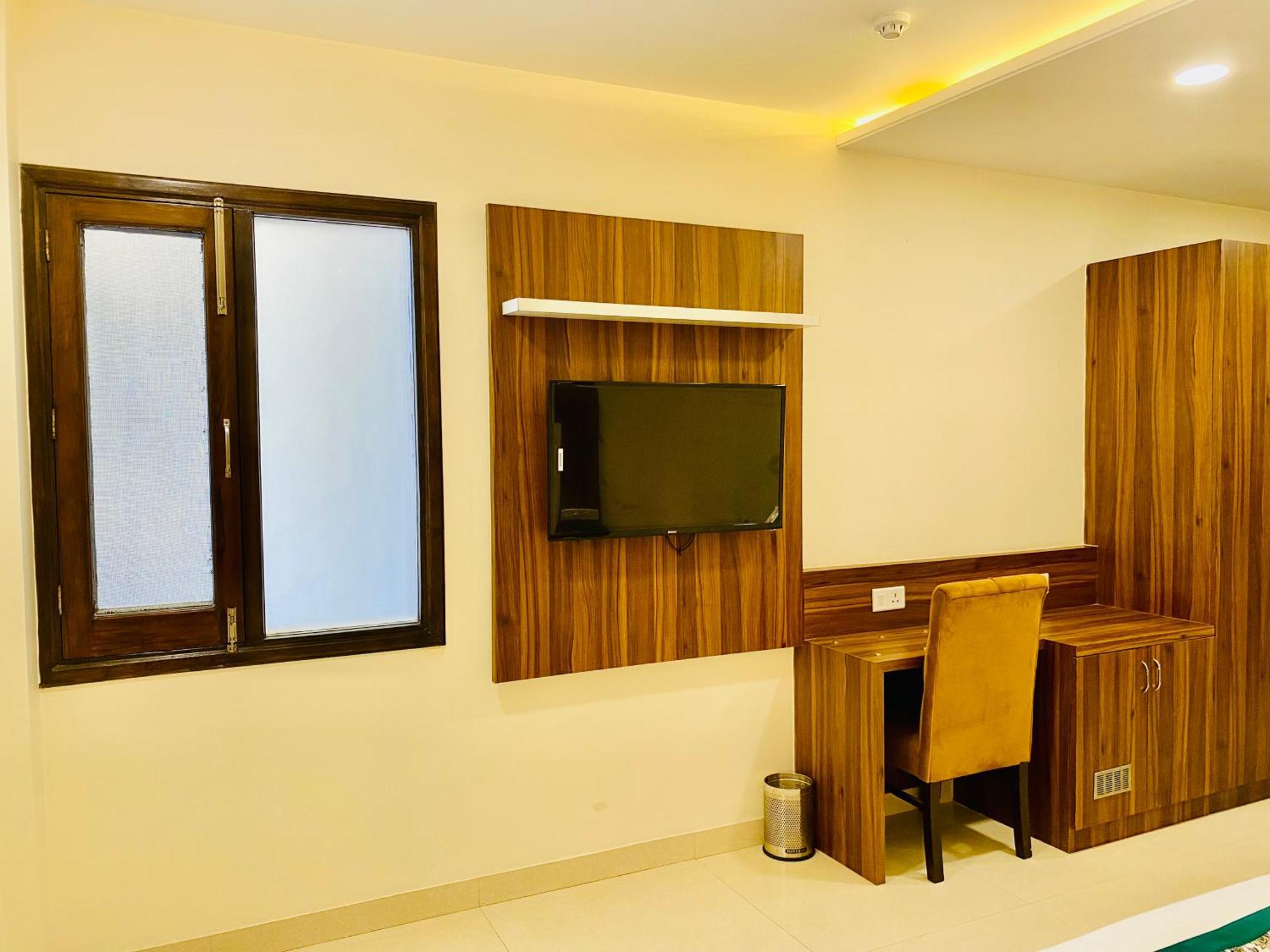 Hotel White House 350 Mtr From Golden Temple Amritsar Ngoại thất bức ảnh