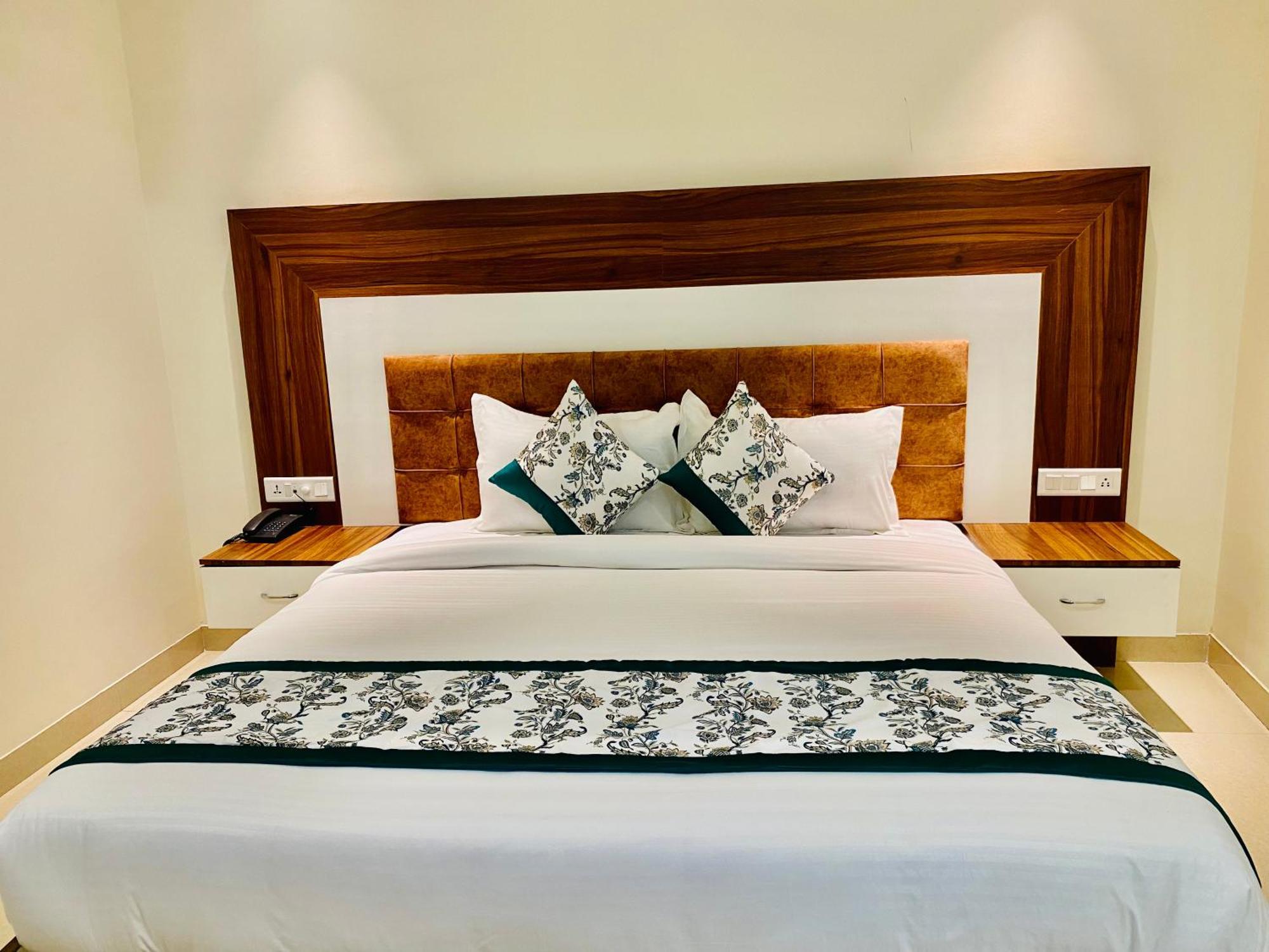 Hotel White House 350 Mtr From Golden Temple Amritsar Ngoại thất bức ảnh