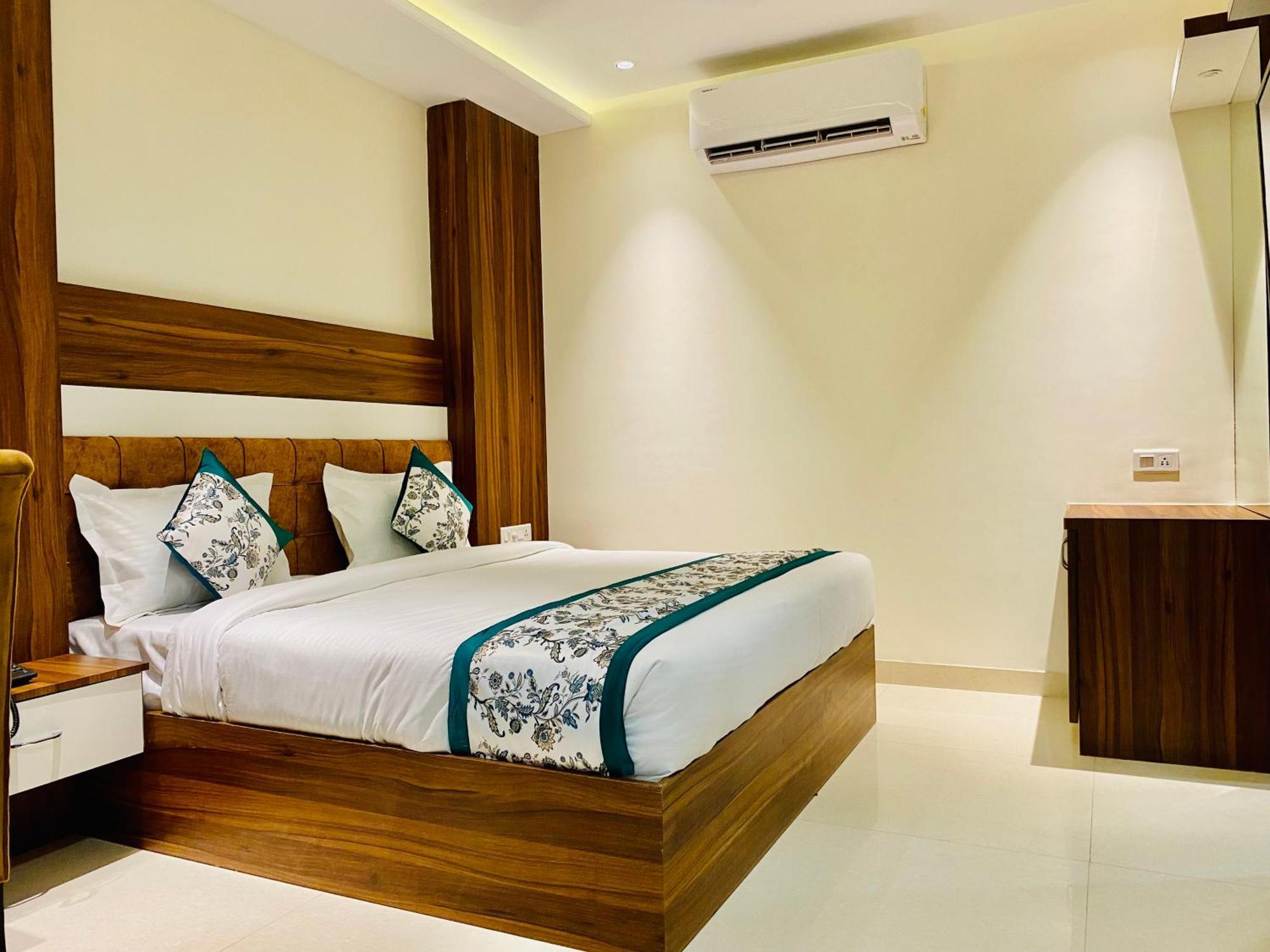 Hotel White House 350 Mtr From Golden Temple Amritsar Ngoại thất bức ảnh